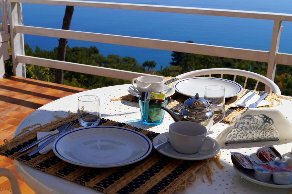 Bed and Breakfast Sea View Sirolo Di Amedeo Exterior foto